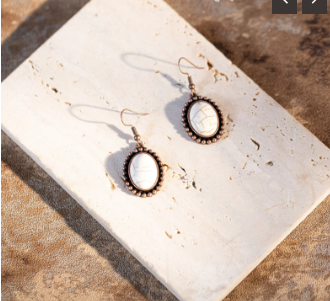 Rustic Couture's Oval Earrings